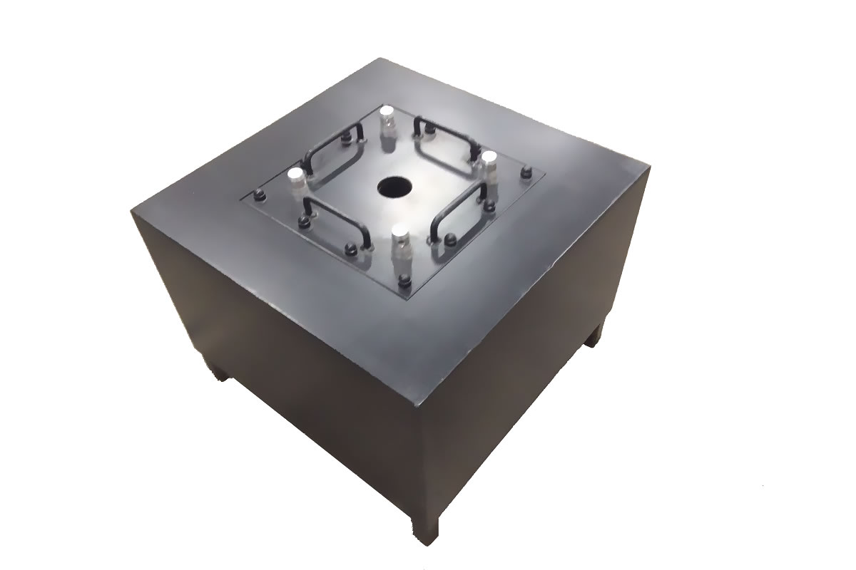 Ballast   Beton Gewicht  625-650 Kg  + Copler Prolyte  30/30   0.6M Op 0,6M 0,5M H